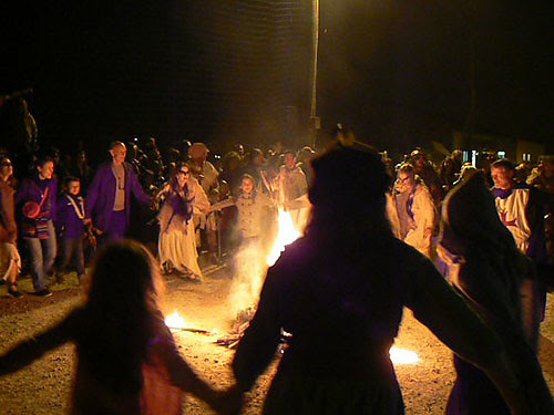 le village danse.jpg