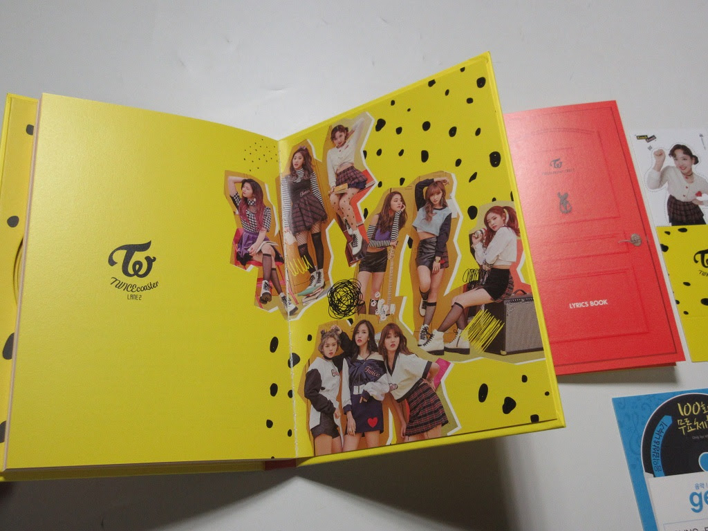 Twiceのcdアルバムが届いたので特典の中身を検証してみた Twice絶対主義 Twice 韓国アイドルを全力で応援します