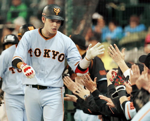 巨人坂本勇人の成績 年俸 結婚は近い フライデー写真