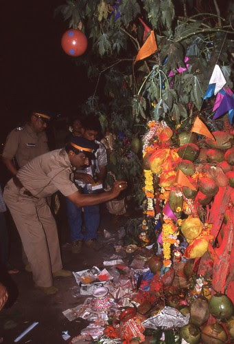Mumbai Police is Human Too by firoze shakir photographerno1