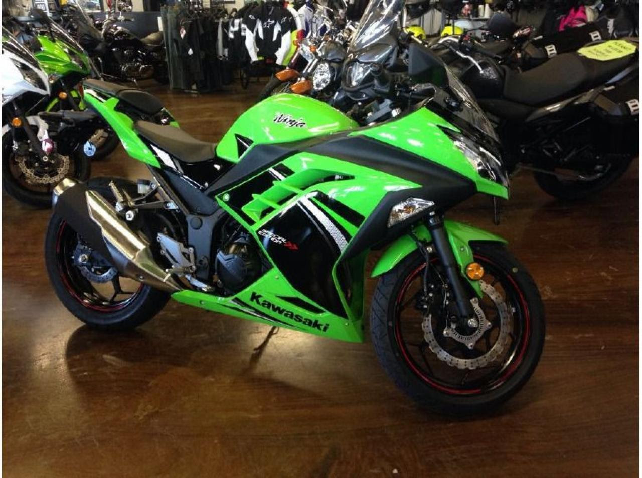 2014 Kawasaki Ninja 300 SE - Moto.ZombDrive.COM