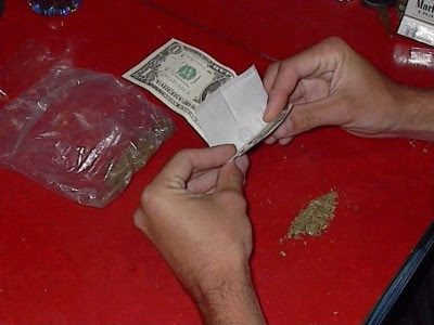 How To Roll A Joint For Beginners. dollar for an even roll.