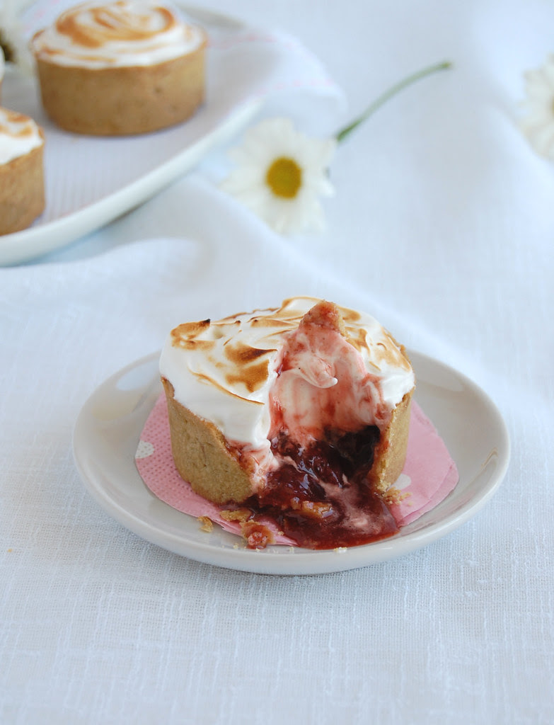 strawberry meringue tarts8B