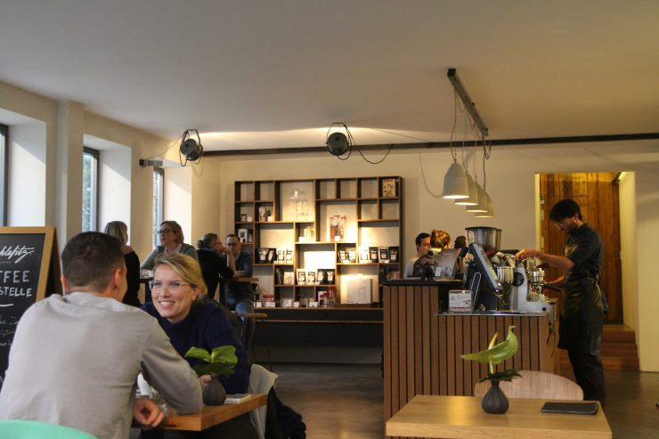 vits der kaffee standl 20 café blá bald neu man versus machine mahlefitz munich germany coffee cafe guide sprudge