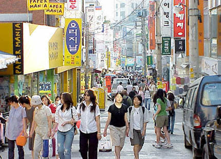 http://www.lifeinkorea.com/Images/Seoul/Ewha008.jpg