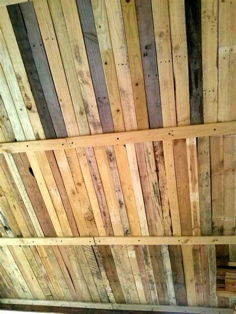 upcycled wood pallet roof