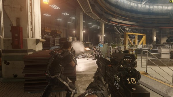 Gameplay CoD AW ketika di dalam ruangan