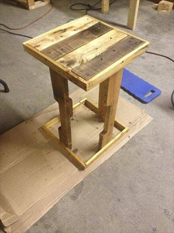 Wood Working: Pallet dog house plans