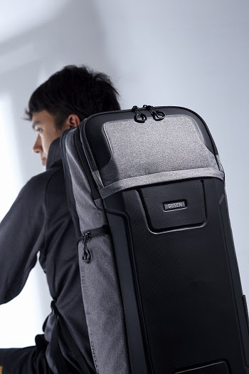 ビジネスとテニスを融合 スマートデザインなラケットバッグを発表 足とテニスの専門家西山克久店長のブログ Lafino