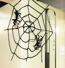 ハロウィンの蜘蛛の巣を手作り 毛糸や切り絵 綿を使った作り方 なんでも情報発信局