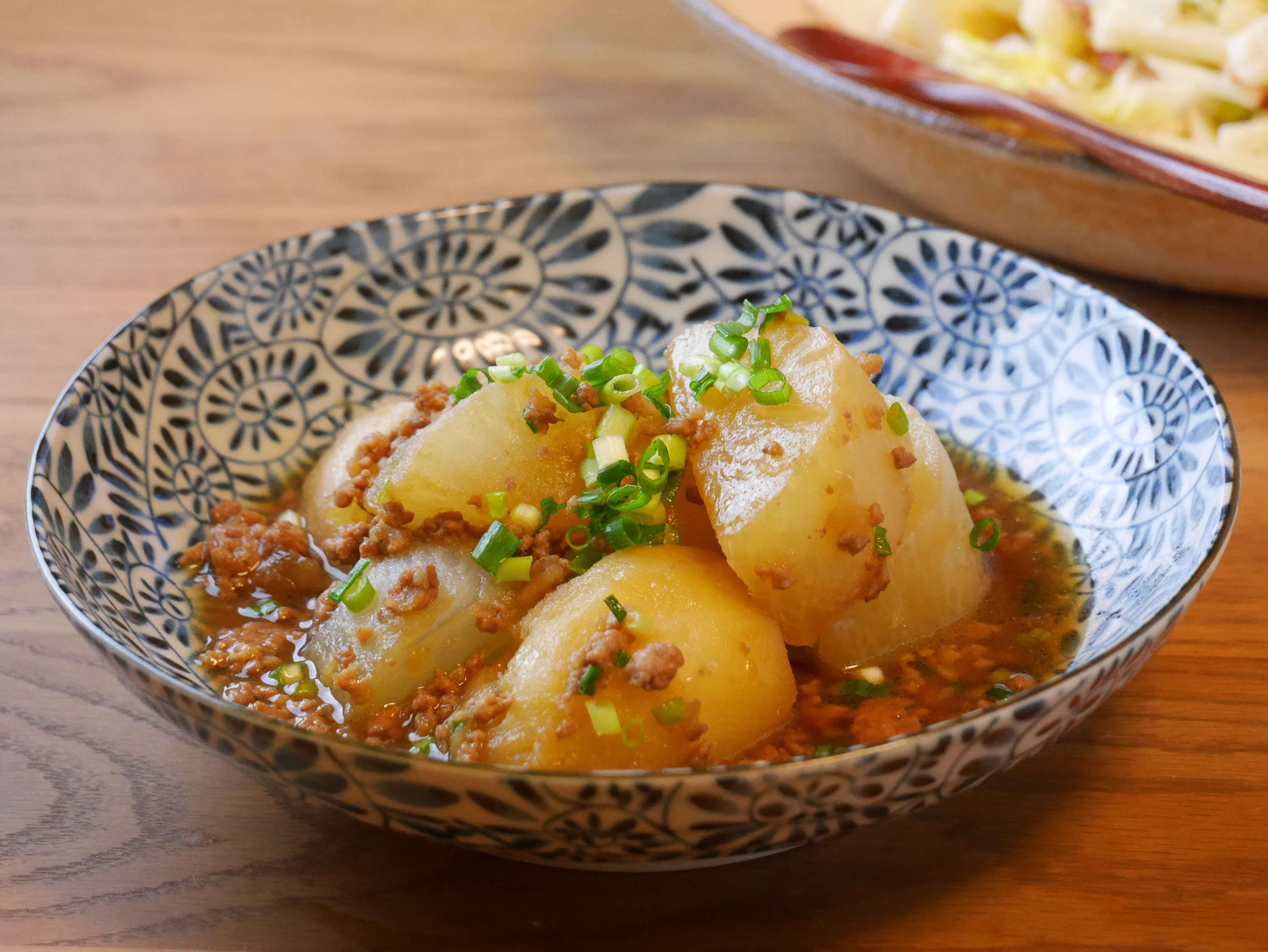 ひき肉の旨味 大根とじゃがいもの煮物の作り方 よなよな食堂 毎日の簡単料理レシピ