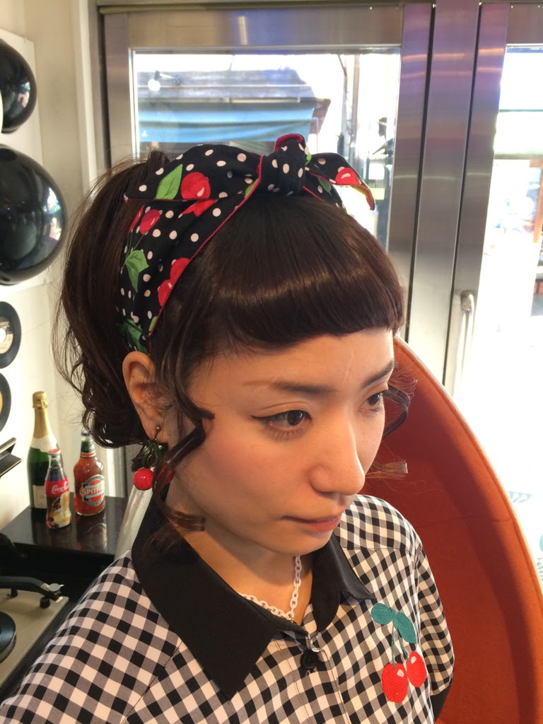 ヴィンテージ風ポニーテール 高円寺 美容室 ヘアセット 足立区の北千住 杉並区の高円寺にあるレトロモダンな美容室 六町ではマツエクやネイルも