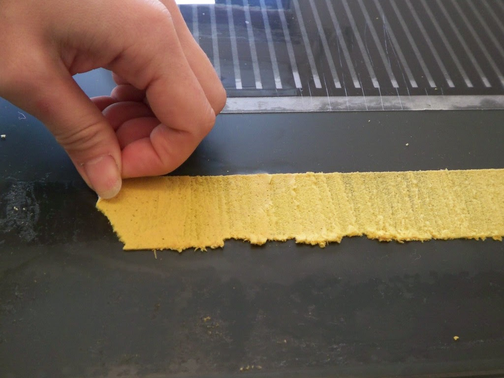 スポンジ付の粘着テープを剥がす できるかも図鑑