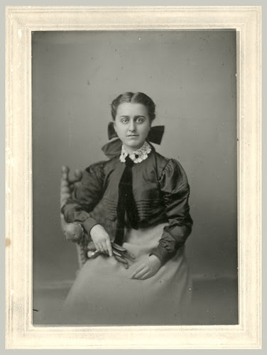 Portrait with bow
