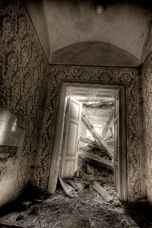 Urban Decay Photography (50 pics)