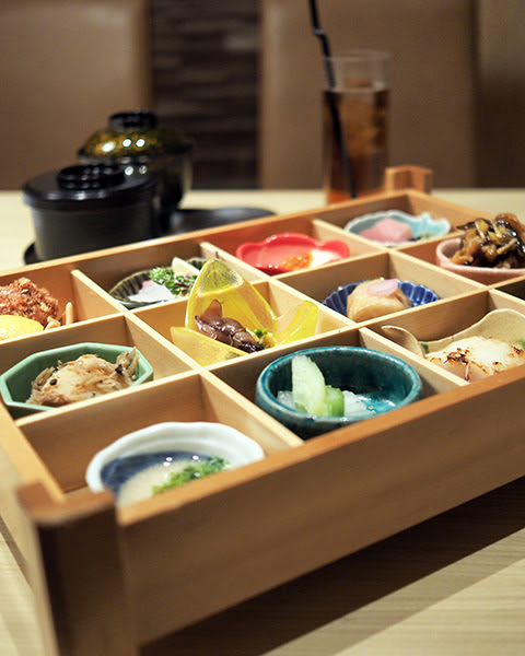東京メトロ有楽町線銀座一丁目駅 香家 落ち着いた個室空間でいただくおしゃれランチは 十二仕切り御膳 年間500店以上を食べ歩く飲食店プロデューサーの食日記