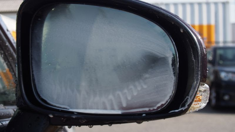 雨の日にサイドミラーにつく水滴が邪魔 そんな悩みを解決することができました 車の大辞典cacaca