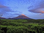 Ide Penting Gunung Di Jambi, Ukiran Sandal