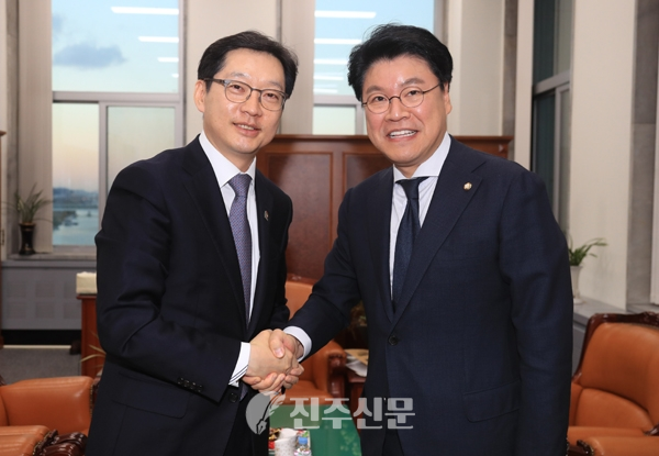 김경수 도지사, 국회서 예산확보 전방위 활동 - 진주신문