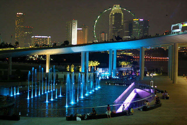 Marina Barrage at night