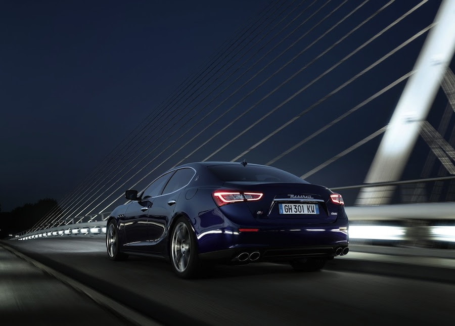 無料ダウンロード マセラティ ギブリ 壁紙 ただ素晴らしい花