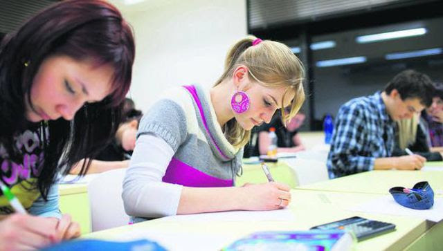 Vergleich wird möglich. Die Schülerinnen und Schüler sollen künftig viermal während der Schulzeit einheitliche Leistungstests absolvieren.