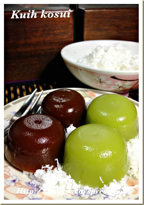 Pandan Green Or Gula Melaka Brown, You Decide–Kuih Kosui 
