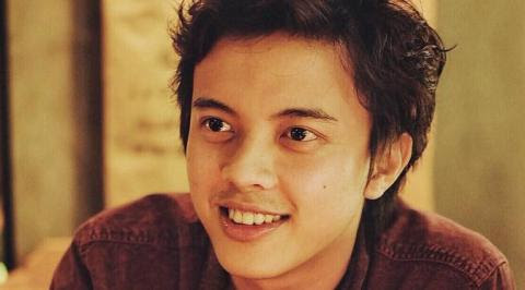 Bisma 'Rahasikan' Proyek Film Silariang.dari Personel SMASH HorasSumutNews - Berita Terkini Terbaru Hari Ini - Selain bernyanyi, personel SMASH, Bisma Karisma, juga tengah menekuni dunia akting. Setelah menjadi pemeran pendukung dalam film Nada untuk Asa, kini Bisma jadi peran utama lewat film Silariang. Zona Musik Video dan Film Terbaru, 