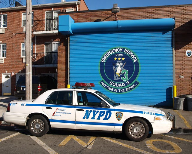 P043s Esu Ford Police Car Nypd Emergency Squad Unit 3 Bronx New York City Flickr Photo