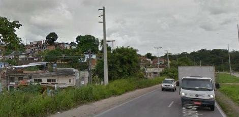 O duplo homicídio foi em uma comunidade às margens da BR 101, na Guabiraba / Foto: Reprodução / Google