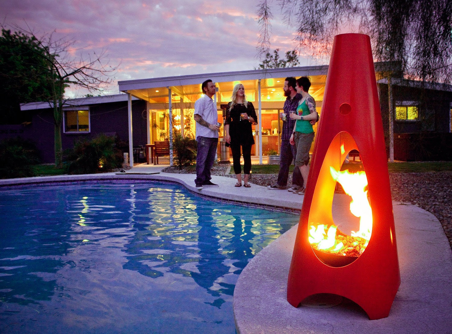 Modfire - Modern Outdoor fireplace - Retro Orange