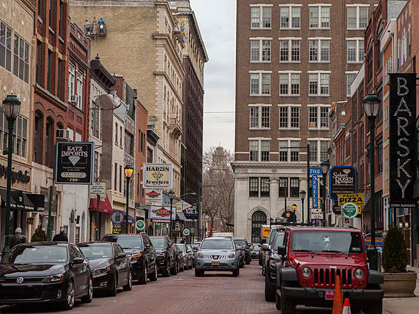 Jewelers´ Row, two blocks between Walnut and Chestnut from Seventh to Eighth, is a survivor from Philadelphia´s heyday as the &quot;workshop of the world.&quot; (CHRIS FASCENELLI / Staff Photographer)
