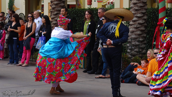 Disneyland Resort, Disney California Adventure, Paradise Pier, Paradise Garden, Viva Navidad, Three Caballeros, Street Party