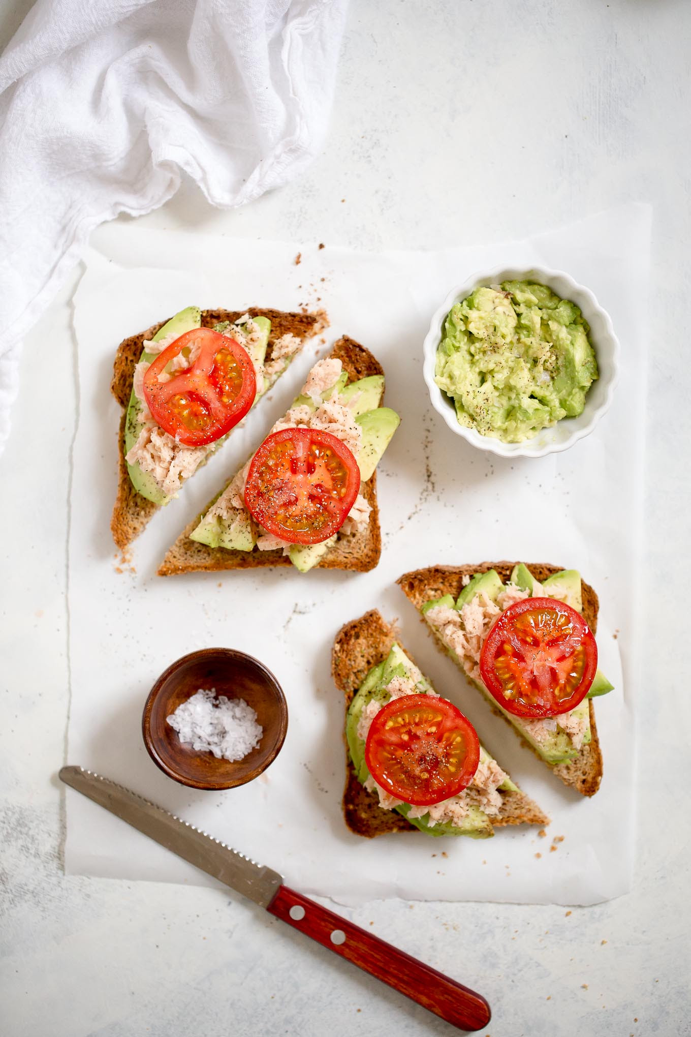 tuna_avocado_toast_tomato_-3
