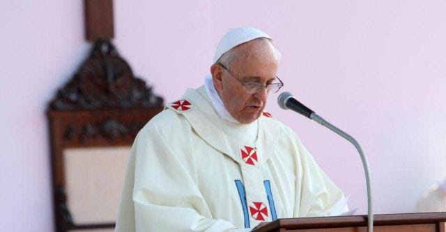 Risultati immagini per papa francesco corruzione