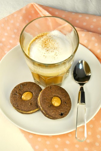 Chocolate Cookies with Cappuccino Ganache