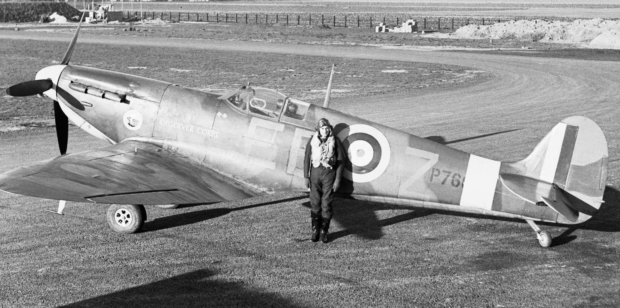 Spitfire IIA P7666.jpg