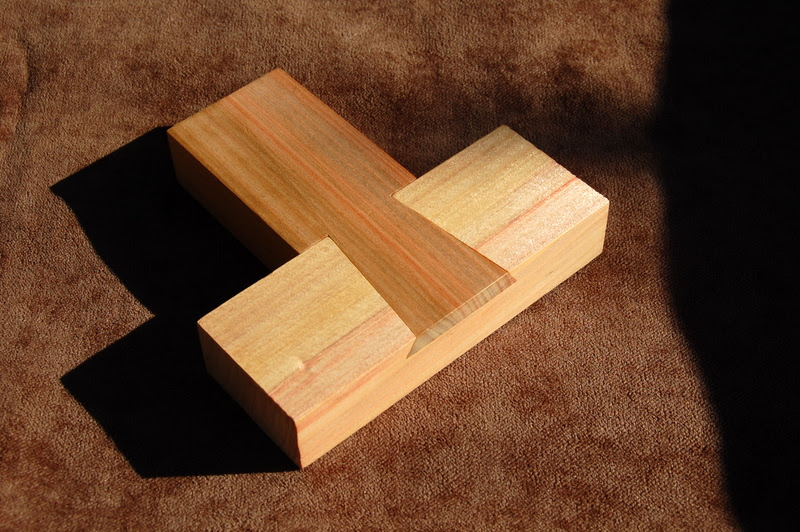 Woodworking Project - How to Make a Splined Miter Joint ... triple dovetail puzzle | Finely Strung