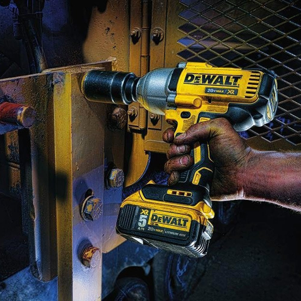 DeWALTÂ® - 20v Max XR Brushless High Torque 1/2" Impact
