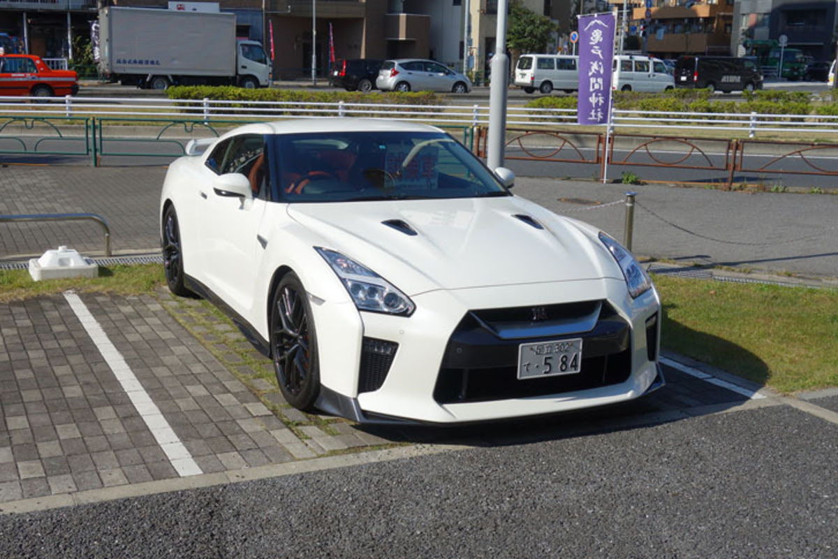 第379回 日本一 Gt Rを販売する男がそこにいる 日産ハイパフォーマンスセンター 亀戸店に潜入取材した エディターから一言 Webcg