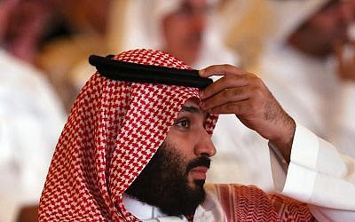 ولي العهد السعودي يبدأ في الإمارات أول جولة خارجية له بعد مقتل