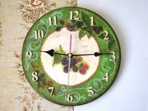 часы с ежевикой