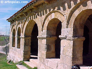 Pórtico románico
