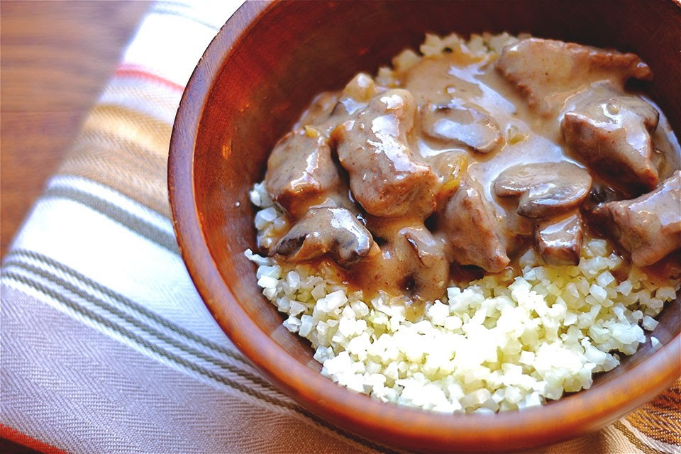 This Slow Cooker Beef Stroganoff has a tender flavorful beef with a ...