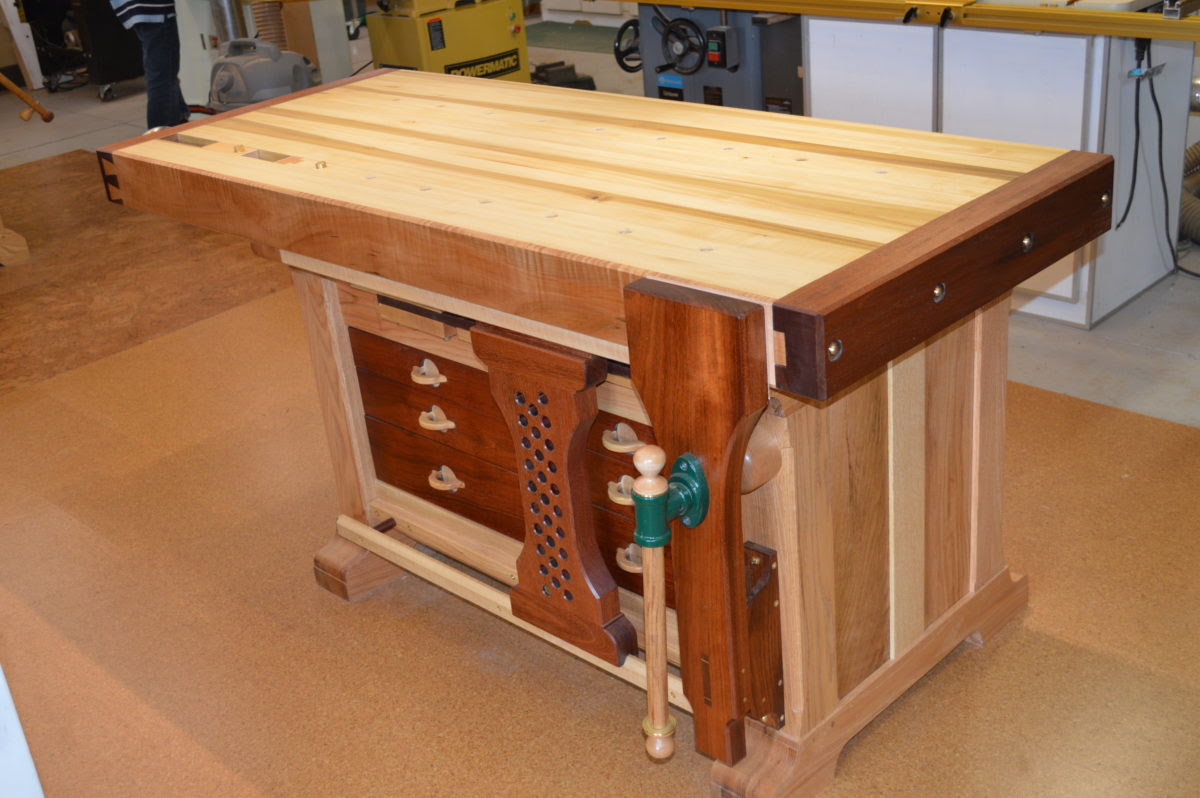 Fine Woodworking Workbench : Amazing Black Fine ...