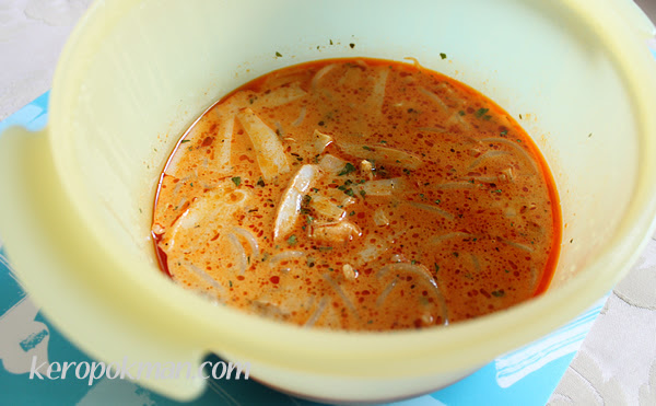 Tapau-ing Katong Laksa using Tupperware Eco Tapau Set