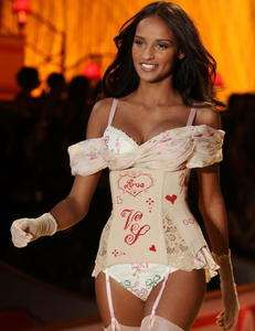 Gracie Carvalho hot lingerie-Victoria's Secret Fashion Show