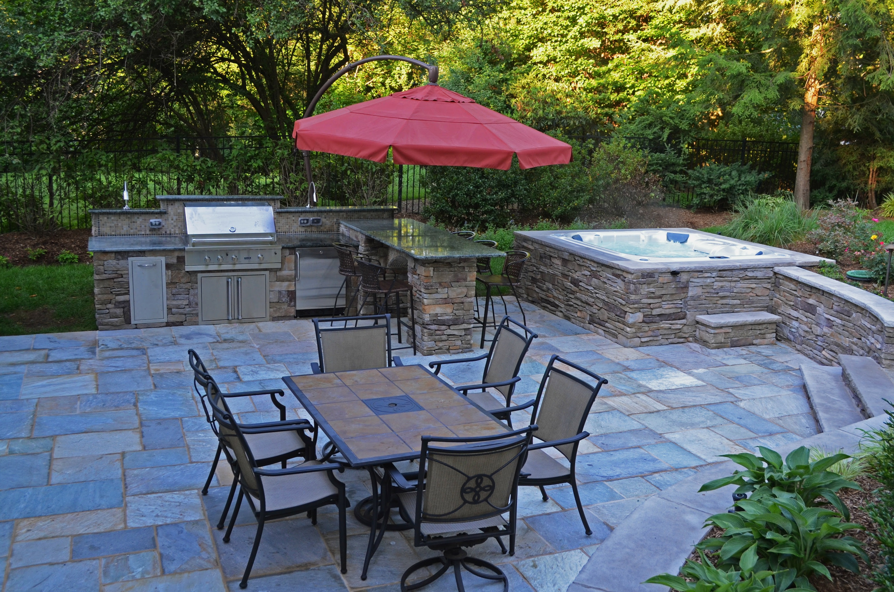 small backyard Outdoor Patio with Hot Tub