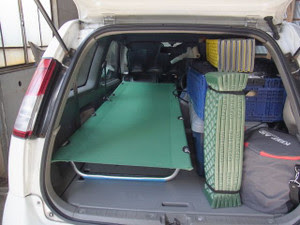 軽乗用車でもコットで寝床作り 車中泊徒然草