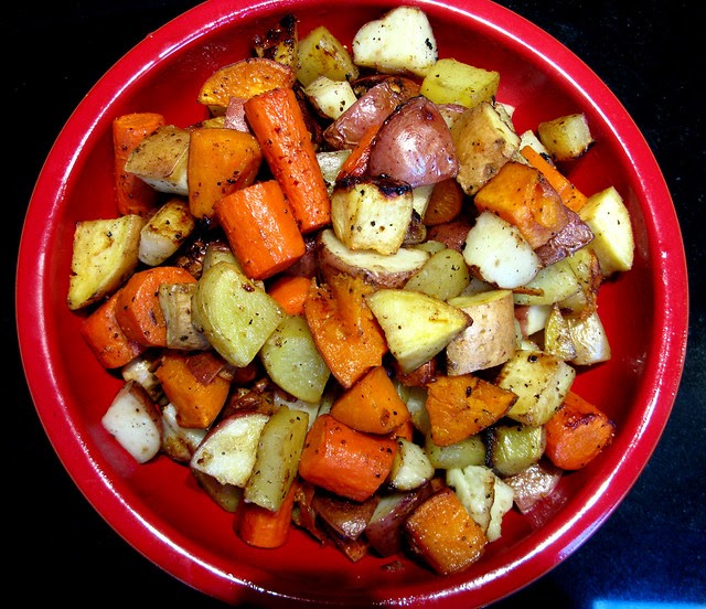 Best Vegetables For Christmas Dinner / 10 Best Side Dishes to Serve with a Holiday Roast ... - While some of the vegetables included in this tasty dish are technically summer veggies, that doesn't mean you can't whip it up for christmas this year.